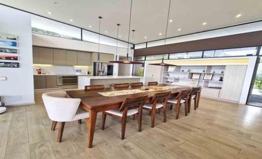 En venta Casa Moderna de 2 niveles en Condominio, Tenjo, Cundinamarca