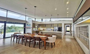 En venta Casa Moderna de 2 niveles en Condominio, Tenjo, Cundinamarca