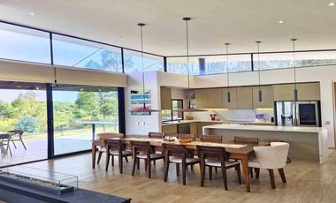 En venta Casa Moderna de 2 niveles en Condominio, Tenjo, Cundinamarca