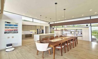 En venta Casa Moderna de 2 niveles en Condominio, Tenjo, Cundinamarca