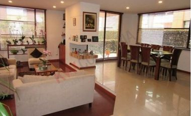 HERMOSA CASA EN VENTA EN CAJICA MUY CENTRAL