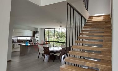 Moderna Casa Campestre en Venta (condominio) - Silvania- Cundinamarca
