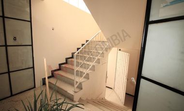 Se vende en el centro de Choachí Cundinamarca, Un edificio de 4 plantas,