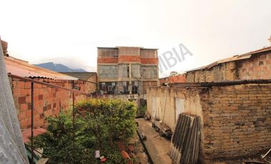 Se vende en el centro de Choachí Cundinamarca, Un edificio de 4 plantas,