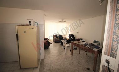 Se vende en el centro de Choachí Cundinamarca, Un edificio de 4 plantas,