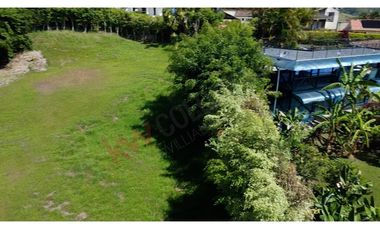 Lote en un condominio rodeado de hermosas casas, tranquilidad y el descanso.