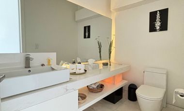 CASA EN BOSQUES DE LAS LOMAS OPORTUNIDAD ACABADOS AAA