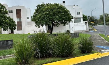 CASA EN VENTA CUMBRES 8avo. SECTOR