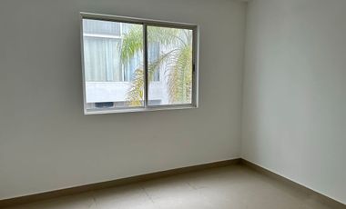 CASA EN VENTA CUMBRES 8avo. SECTOR