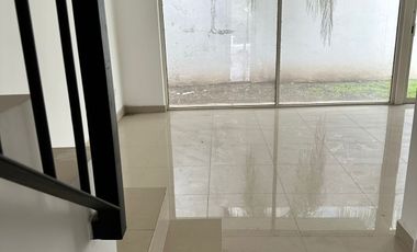 CASA EN VENTA CUMBRES 8avo. SECTOR