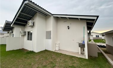 SE ALQUILA CASA EN PLAYA DORADA