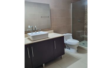 SE ALQUILA APARTAMENTO EN HOWARD