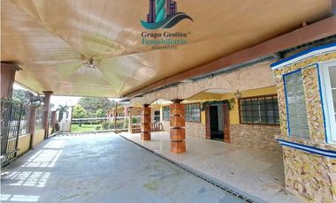 VENDO CASA EN VIA PRINCIPAL LOS ALGARROBOS