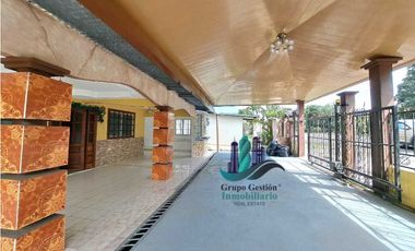 VENDO CASA EN VIA PRINCIPAL LOS ALGARROBOS