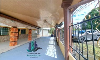 VENDO CASA EN VIA PRINCIPAL LOS ALGARROBOS