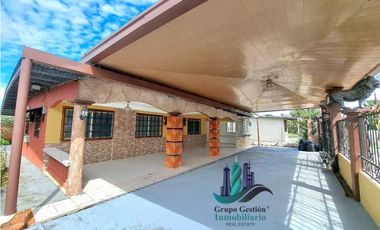 VENDO CASA EN VIA PRINCIPAL LOS ALGARROBOS