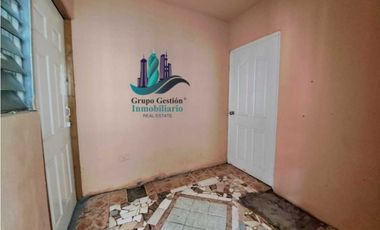 VENDO CASA EN VIA PRINCIPAL LOS ALGARROBOS