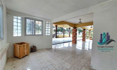 VENDO CASA EN VIA PRINCIPAL LOS ALGARROBOS