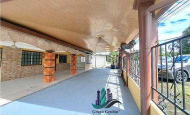 VENDO CASA EN VIA PRINCIPAL LOS ALGARROBOS