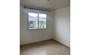 SE ALQUILA CASA EN LA CHORRERA