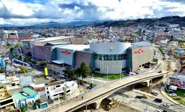 ALQUILER LOCAL EN LOS ANDES MALL 1061 M2  PARTE EXTERNA