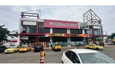 ALQUILER LOCAL EN LOS ANDES MALL 1061 M2  PARTE EXTERNA