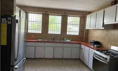 ALQUILO CASA EN BARRIO PRIVADO - ALTOS DEL GOLF $3000!!