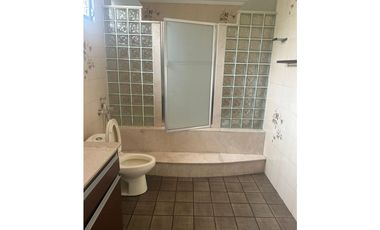 ALQUILO CASA EN BARRIO PRIVADO - ALTOS DEL GOLF $3000!!