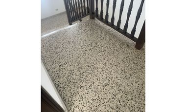 ALQUILO CASA EN BARRIO PRIVADO - ALTOS DEL GOLF $3000!!