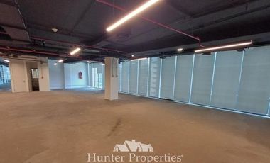 Oficina en Arriendo en Avda la Dehesa Central frente al Portal.