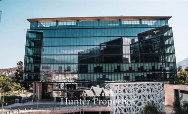 Oficina en Arriendo en Avda la Dehesa Central frente al Portal. Incluye Terraza