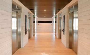 Oficina en Arriendo en Avda la Dehesa Central frente al Portal. Incluye Terraza