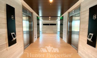 Oficina en Arriendo en Avda la Dehesa Central frente al Portal. Incluye Terraza
