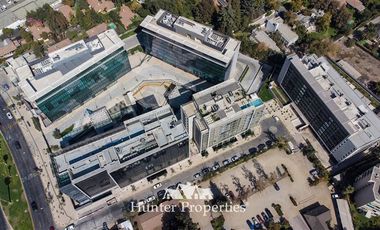 Oficina en Arriendo en Avda la Dehesa Central frente al Portal. Incluye Terraza