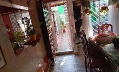 Casa en venta - 3 Dormitorios 1 Baño - Local - 186Mts2 - Ramos Mejía