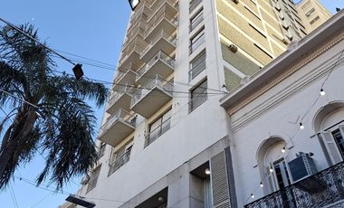 VENTA Dpto en plena peatonal de Santa Fe!