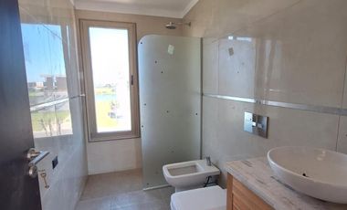 Casa en venta 6 ambientes - Riberas