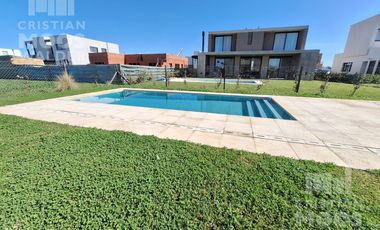 Casa en venta 6 ambientes - Riberas