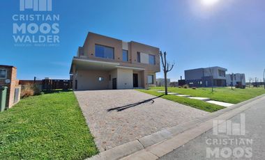Casa en venta 6 ambientes - Riberas