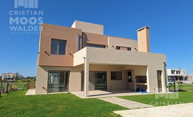Casa en venta 6 ambientes - Riberas