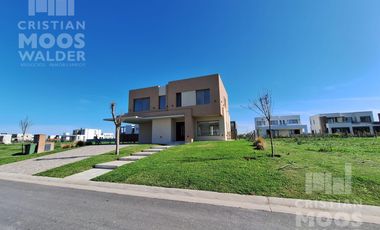 Casa en venta 6 ambientes - Riberas