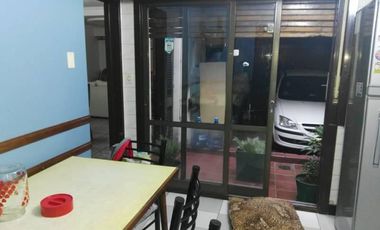 Excelente casa de 5 ambientes sobre terreno propio, en excelente estado super luminosa