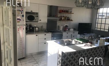 Casa de 4 dormitorios en venta en Lomas de Zamora
