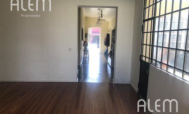 Casa de 4 dormitorios en venta en Lomas de Zamora