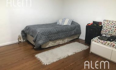 Casa de 4 dormitorios en venta en Lomas de Zamora