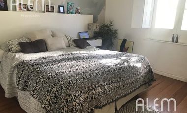 Casa de 4 dormitorios en venta en Lomas de Zamora