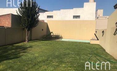 Casa de 4 dormitorios en venta en Lomas de Zamora