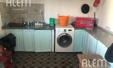 Casa de 4 dormitorios en venta en Lomas de Zamora