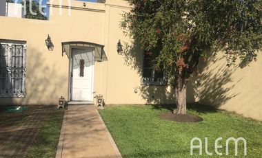 Casa de 4 dormitorios en venta en Lomas de Zamora