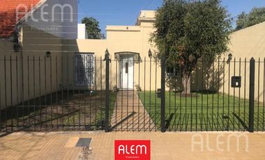 Casa de 4 dormitorios en venta en Lomas de Zamora
